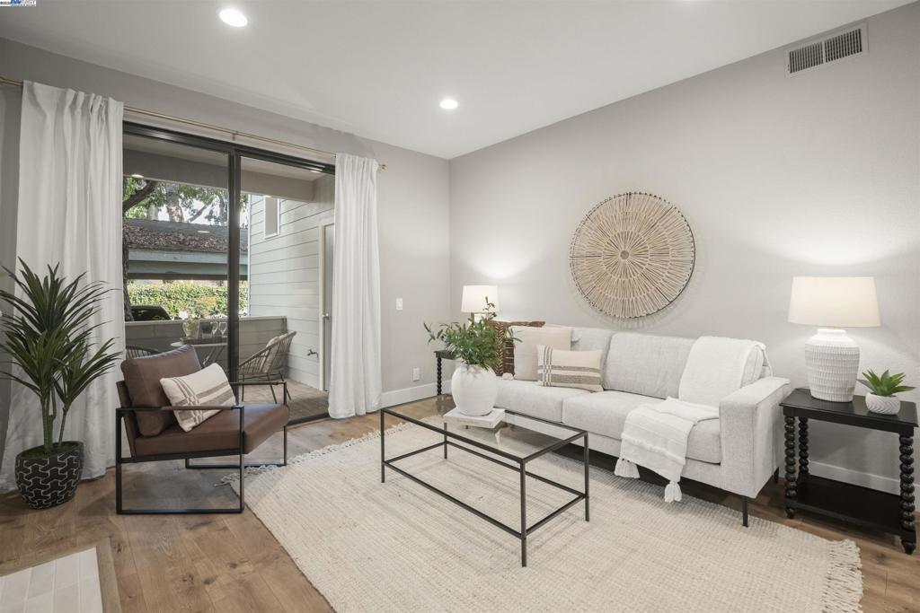 36992 Meadowbrook Cmn #102