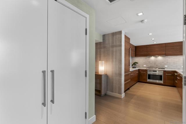 888 W E Street, San Diego CA: https://media.crmls.org/mediaz/9cc2a87c-9381-4aa4-a718-7d243b354f72.jpg