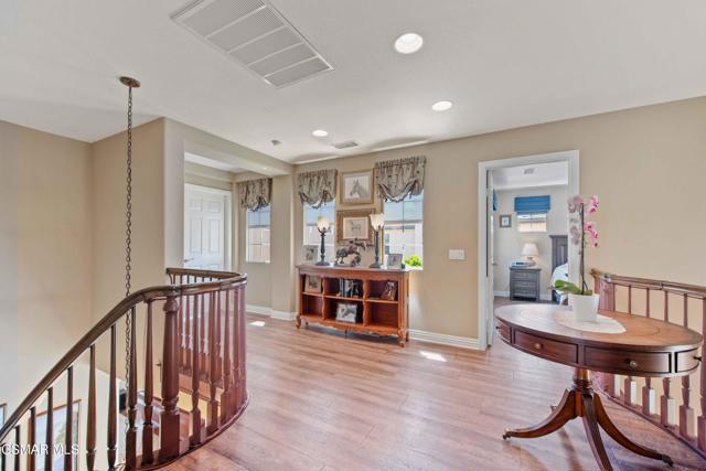 3194 Sunset Hills Boulevard, Thousand Oaks CA: https://media.crmls.org/mediaz/9cc35554-a1ca-4714-9a74-80e2bc901654.jpg