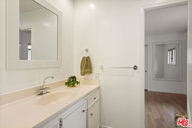 29500 Heathercliff Rd, Malibu CA: https://media.crmls.org/mediaz/9cc37b60-d8b4-4695-bb31-e7f911af6e7d.jpg