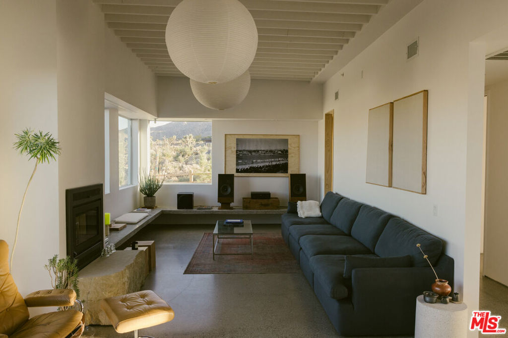 MLS #25619823 image #1