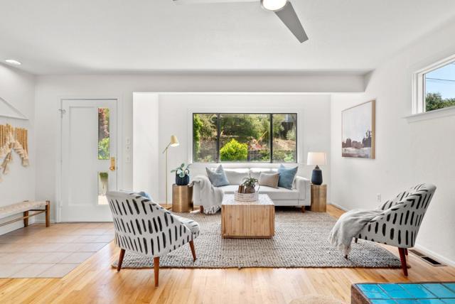 3407 Maplethorpe Lane, Soquel CA: https://media.crmls.org/mediaz/9cc40bbf-62d7-4b05-8a37-5c799c026d0e.jpg