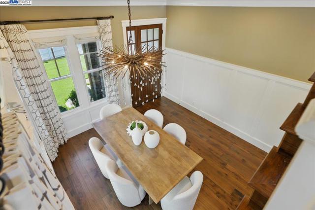 16741 Loma St, Los Gatos CA: https://media.crmls.org/mediaz/9cc455c5-59fe-4466-a489-3b0d7cf6ae05.jpg