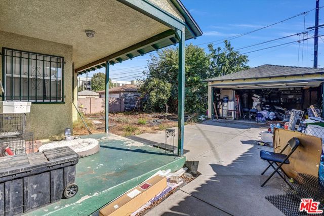 1616 W 108th Street, Los Angeles CA: https://media.crmls.org/mediaz/9cc45bcc-4636-4a85-bc0d-bf0f2581d34a.jpg