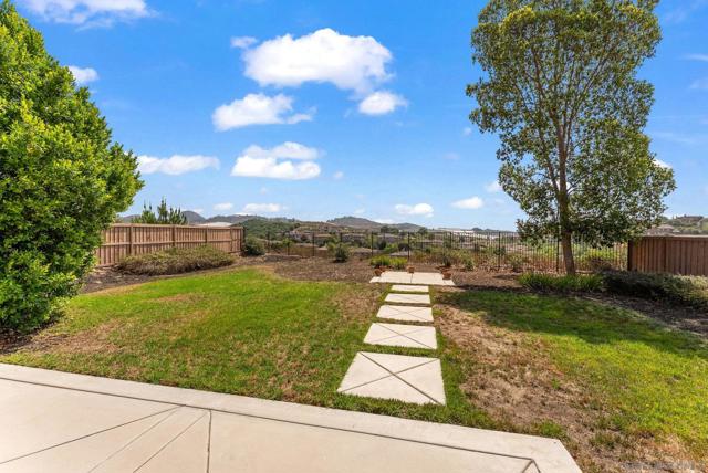5527 Alexandrine Ct, Oceanside CA: https://media.crmls.org/mediaz/9cc536cc-3a0c-4579-8119-a90e63016593.jpg