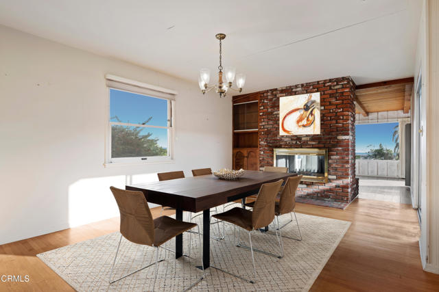 Detail Gallery Image 14 of 59 For 329 Mariposa Dr, Ventura,  CA 93001 - 4 Beds | 3 Baths