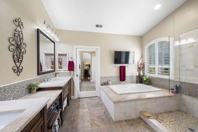 Detail Gallery Image 24 of 54 For 2408 Green River Dr, Chula Vista,  CA 91915 - 4 Beds | 3 Baths