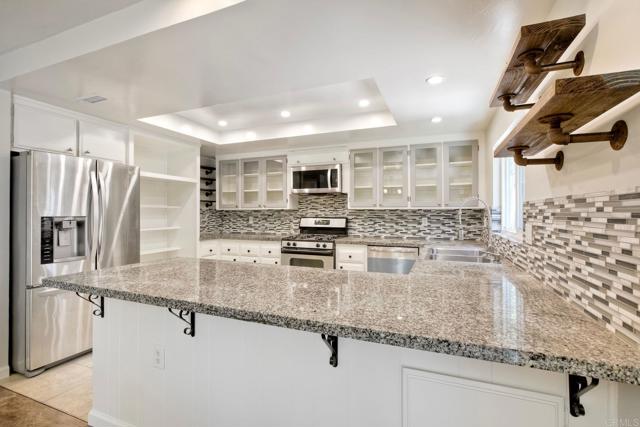 Detail Gallery Image 15 of 39 For 1019 Highland Dr, Vista,  CA 92083 - 3 Beds | 2 Baths