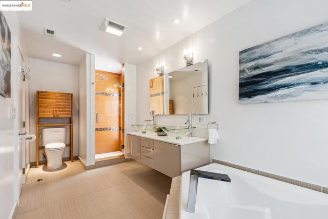 2912 Hillside DR, Burlingame CA: https://media.crmls.org/mediaz/9cc80bfb-ecce-46de-9d48-e5f1542f451c.jpg
