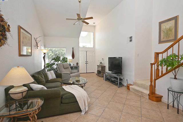 4525 Wolverine Way, Antioch CA: https://media.crmls.org/mediaz/9cc8835e-1205-4b03-9ef1-b90391162724.jpg