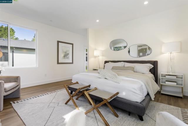 2559 Romley Ln, Alamo CA: https://media.crmls.org/mediaz/9cc8896a-cbed-454d-85b7-05682d1d1f9a.jpg