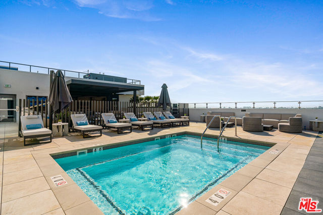 3688 Overland Avenue, Los Angeles CA: https://media.crmls.org/mediaz/9cc8943c-5c6f-4c58-8477-ec03d44d2844.jpg