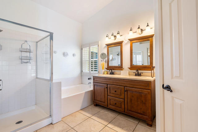 47845 Via Firenze, La Quinta CA: https://media.crmls.org/mediaz/9cc9fbb0-9963-4483-9a76-b01f3f600fec.jpg