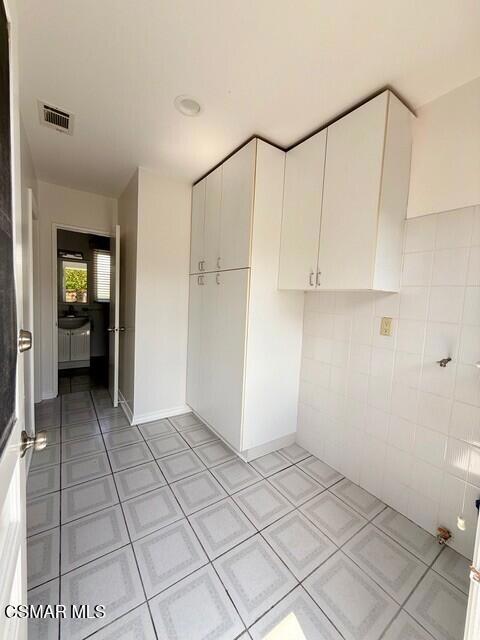 13628 Addison Street, Sherman Oaks CA: https://media.crmls.org/mediaz/9cca1c99-d5a3-44c9-8304-061433bd33fe.jpg