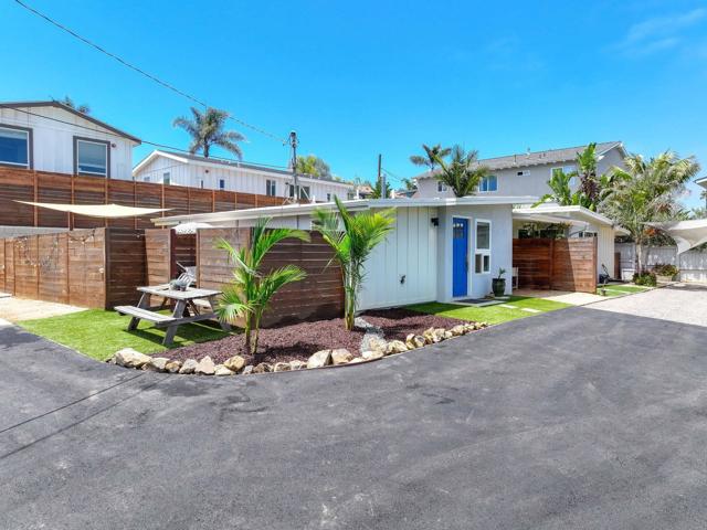 132 134 Phoebe St, Encinitas CA: https://media.crmls.org/mediaz/9ccaf6eb-afc6-42f6-8aa0-f37d2c276e4b.jpg