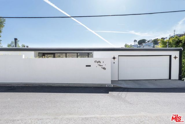 8450 Carlton Way, Los Angeles CA: https://media.crmls.org/mediaz/9ccafd95-298d-472f-8770-f0f81697c180.jpg