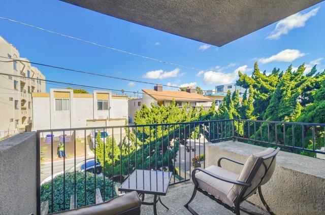 1235 Parker Place, San Diego CA: https://media.crmls.org/mediaz/9ccb03e4-dc77-4eba-ab41-1c15872ea335.jpg