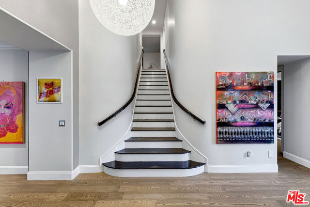 3801 Prado Del Trigo, Calabasas CA: https://media.crmls.org/mediaz/9cccdbae-de7f-49e7-94f6-c7cc097cd48f.jpg