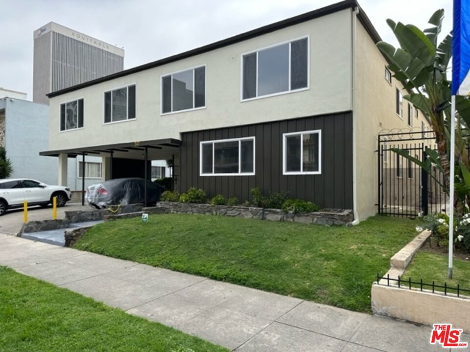 517 S Kenmore Avenue #2