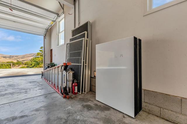 28837 Underwood Road,  CA: https://media.crmls.org/mediaz/9ccef584-1e63-44b5-8863-ee1eef90878f.jpg
