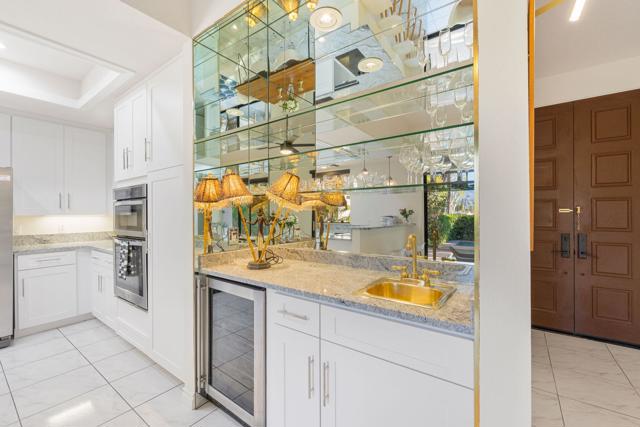 10605 Wimbledon Drive, Rancho Mirage CA: https://media.crmls.org/mediaz/9ccf11da-0efe-47ce-97fa-e93d99eb9c40.jpg