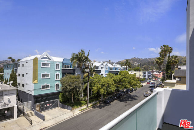 1400 N Vista Street, Los Angeles CA: https://media.crmls.org/mediaz/9ccf679f-9a3c-4dbb-88e7-846e205a0180.jpg