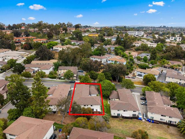 2139 Via Esmarca, Oceanside CA: https://media.crmls.org/mediaz/9ccfb2dc-e01f-49ec-9734-3cd8495eb4a0.jpg