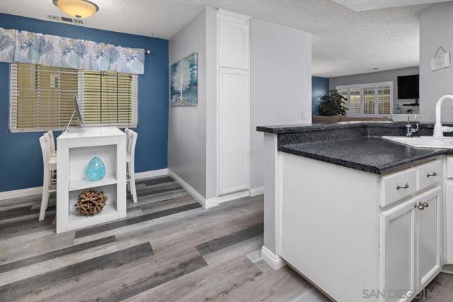 10160 Palm Glen Dr, Santee CA: https://media.crmls.org/mediaz/9cd08c10-2fb5-4157-a60c-70739011f122.jpg