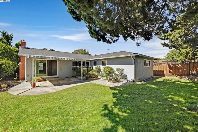 844 Wall St, Livermore CA: https://media.crmls.org/mediaz/9cd28479-71c6-4e00-8e36-6e5ed7195903.jpg