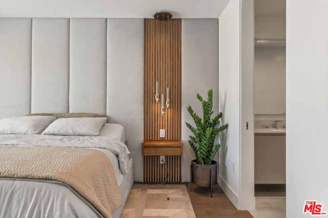 728 N Sweetzer Avenue, West Hollywood CA: https://media.crmls.org/mediaz/9cd2b3c6-9fe6-4105-948b-2058f28c599e.jpg