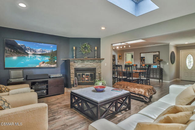 2433 Calle Narciso, Thousand Oaks CA: https://media.crmls.org/mediaz/9cd2f742-5bbb-4083-bebf-0dbd66b834cc.jpg