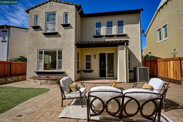 2371 Magnolia Bridge Dr, San Ramon CA: https://media.crmls.org/mediaz/9cd320ca-7a2b-4fe4-b469-3834b11f4379.jpg