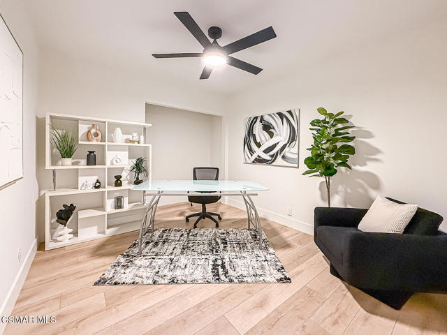 7530 Gaviota Avenue, Lake Balboa CA: https://media.crmls.org/mediaz/9cd45552-f20e-4317-916a-88cafffbac27.jpg