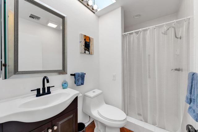 511 Desert West Drive, Rancho Mirage CA: https://media.crmls.org/mediaz/9cd46432-371f-4eb5-8c4d-3006a4350699.jpg