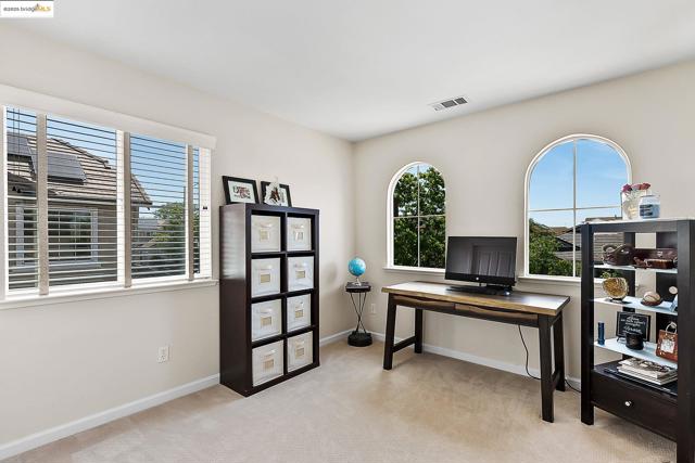 115 Tennyson Ct, Discovery Bay CA: https://media.crmls.org/mediaz/9cd4c842-0ec4-4f12-8d80-984f5a9e7b0b.jpg