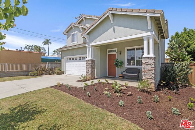 7725 Victoria Avenue, Inglewood CA: https://media.crmls.org/mediaz/9cd59e4a-b43b-4fc3-987c-35117197be3e.jpg