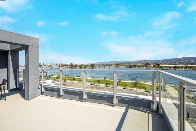 2388 Stanford Street, Alameda CA: https://media.crmls.org/mediaz/9cd60cc4-b05c-4601-b2f0-223e9f0832ad.jpg