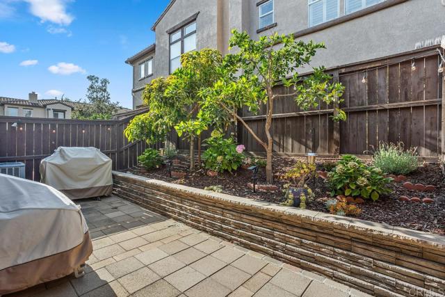 646 Sumner Way, Oceanside CA: https://media.crmls.org/mediaz/9cd61116-fbbd-4ff1-9a77-446e163bc468.jpg