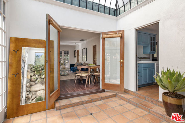 540 Mount Washington Drive, Los Angeles CA: https://media.crmls.org/mediaz/9cd6d10a-18f7-44f5-8798-10663480f1f7.jpg