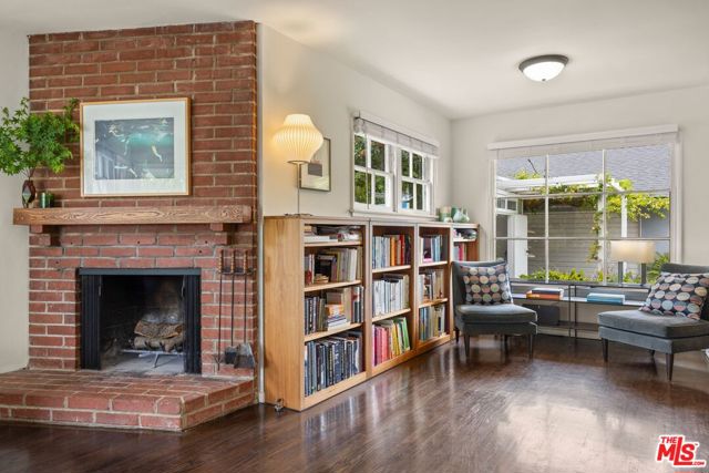 11121 Franklin Avenue, Culver City CA: https://media.crmls.org/mediaz/9cd6d277-aae8-40cb-a316-fd9ad3fd2827.jpg