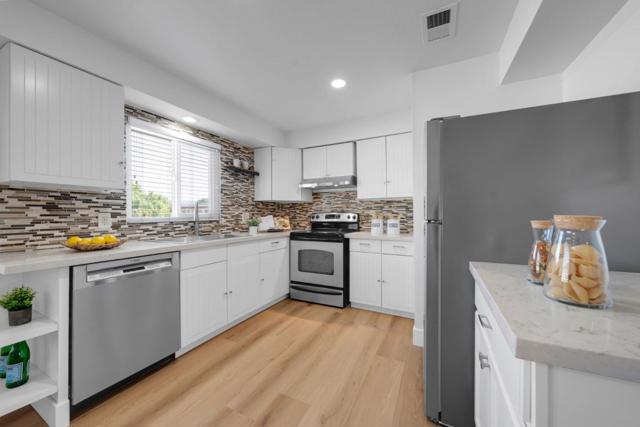1518 Day Avenue, San Mateo CA: https://media.crmls.org/mediaz/9cd766d4-5b96-48c5-9c86-85d93e3344aa.jpg