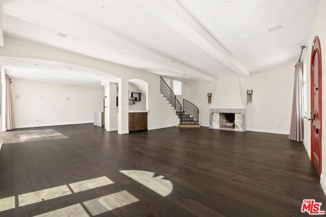1743 Courtney Avenue photo 2