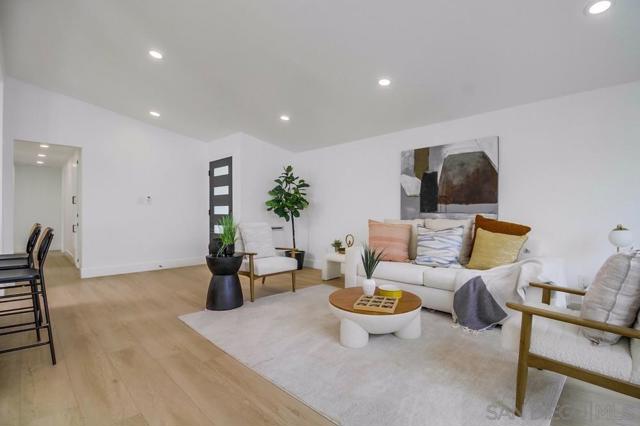5165 WINTHROP ST, San Diego CA: https://media.crmls.org/mediaz/9cd7d105-f389-4c79-801b-8e5cd2c7a6ef.jpg