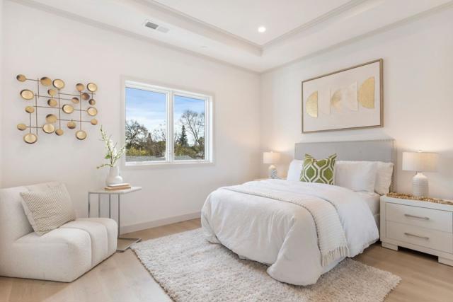 1004 Iris Street, Redwood City CA: https://media.crmls.org/mediaz/9cd83828-8183-4deb-be57-5252a4b83c73.jpg