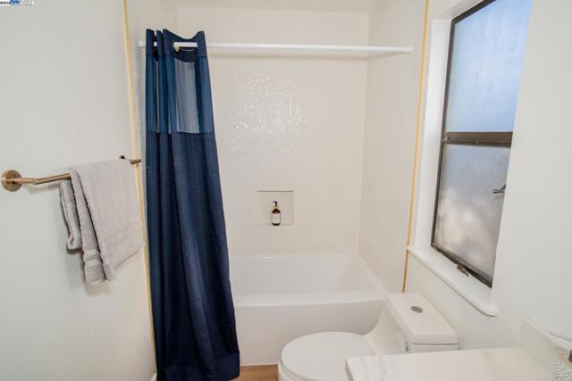 4732 Mira Vista Drive, Castro Valley CA: https://media.crmls.org/mediaz/9cd9c7c8-6f25-4e07-8845-0284db5a54dc.jpg