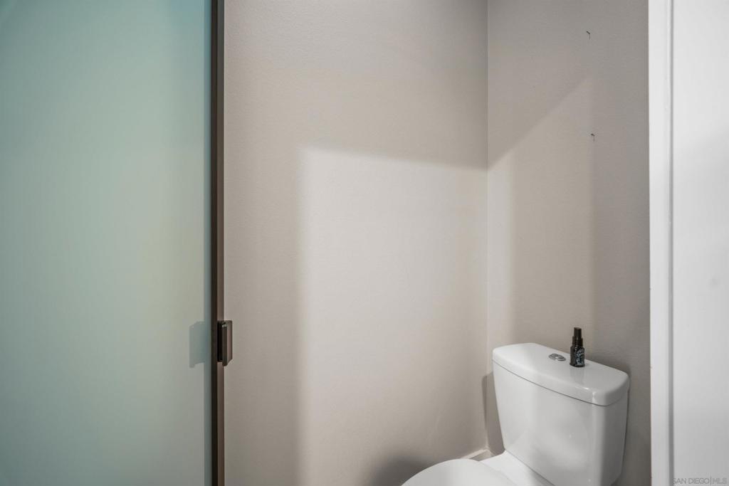 https://media.crmls.org/mediaz/9cda8b11-d2fb-4390-b46b-bf0809ef6d48.jpg?preset=X-Large