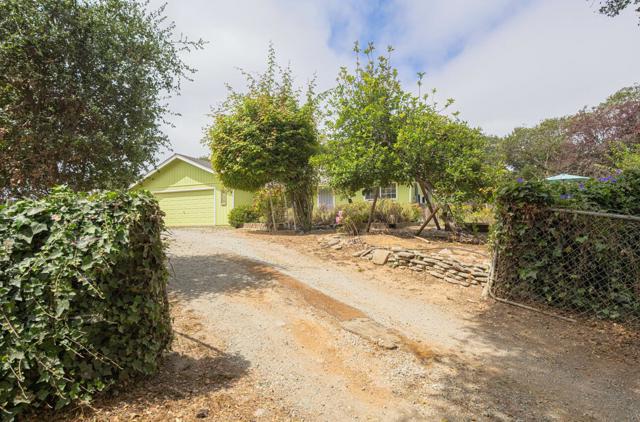 16566 Meridian Road, Salinas CA: https://media.crmls.org/mediaz/9cdaf0b6-1649-4526-9c5b-4d47cb1f41e1.jpg