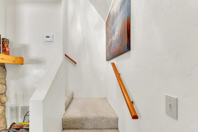 52402 Pine Ridge Road, Idyllwild CA: https://media.crmls.org/mediaz/9cdb1eac-e273-413c-a407-78122b9ab8c4.jpg