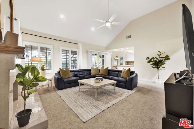 2200 Shenandoah Lane, Glendora CA: https://media.crmls.org/mediaz/9cdb3eb1-6718-42f8-b06c-41dcacc37e3b.jpg