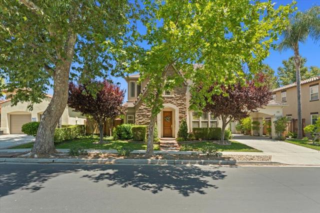 2316 Club Drive, Gilroy CA: https://media.crmls.org/mediaz/9cdb5653-ac18-43e2-b918-9dbea95ef70e.jpg